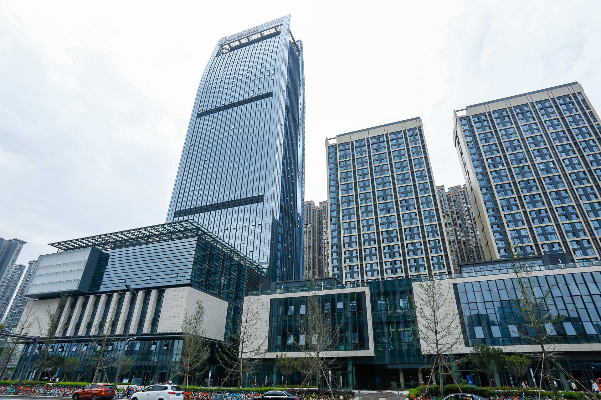蓝润地产成都最新楼盘亮相，品质生活触手可及！